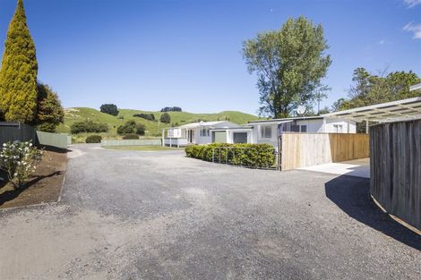 Photo of property in 13 Milne Street, Hunterville, 4730