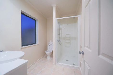 Photo of property in 9 Ballintra Close, Pinehill, Auckland, 0632