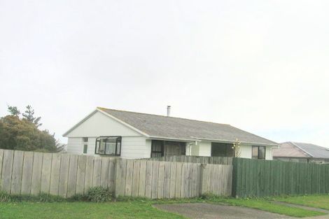 Photo of property in 22 Sasanof View, Ascot Park, Porirua, 5024