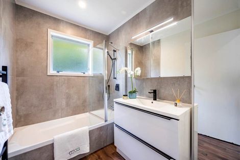 Photo of property in 138 Moire Road, West Harbour, Auckland, 0618