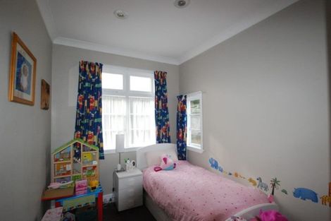 Photo of property in 70 Salford Street, Newlands, Wellington, 6037