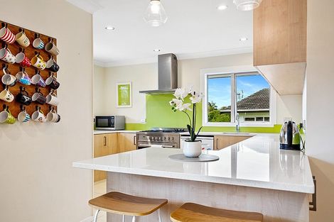 Photo of property in 23 Lucinda Place, Glen Eden, Auckland, 0602