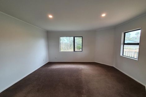 Photo of property in 10 Carl Place, Unsworth Heights, Auckland, 0632