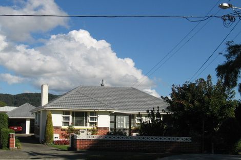 Photo of property in 19 Hall Grove, Ebdentown, Upper Hutt, 5018