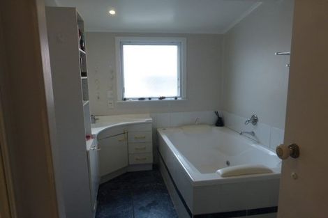 Photo of property in 14 Boundary Road, Blockhouse Bay, Auckland, 0600