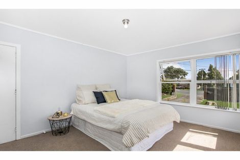 Photo of property in 41 Royal Road, Massey, Auckland, 0614