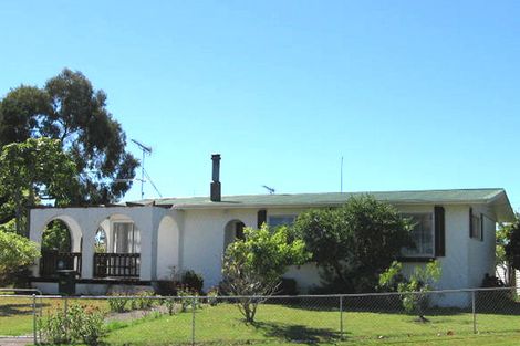 Photo of property in 50 Divich Avenue, Te Atatu South, Auckland, 0610