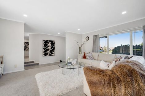 Photo of property in 38 Dannemora Drive, Dannemora, Auckland, 2016