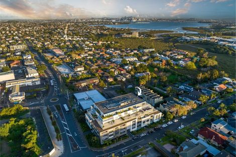 Photo of property in Maison Apartments, 503/16 Huron Street, Takapuna, Auckland, 0622