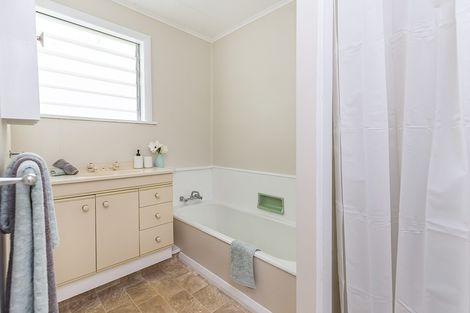 Photo of property in 48 Randwick Road, Northland, Wellington, 6012