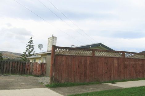 Photo of property in 46 Davidson Crescent, Tawa, Wellington, 5028