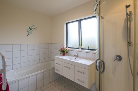 Photo of property in 14 Okarito Avenue, Levin, 5510