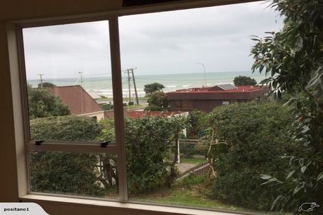 Photo of property in 134 Seaview Road, Paraparaumu Beach, Paraparaumu, 5032