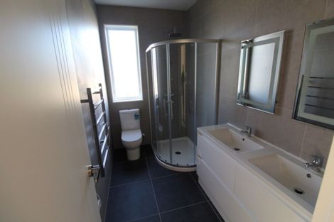 Photo of property in 7 Grove Way, Riverhead, 0820