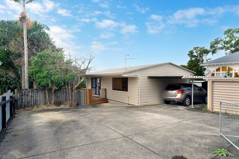 Photo of property in 2/191 Don Buck Road, Massey, Auckland, 0614