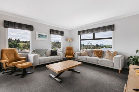 Photo of property in 111 Oteki Park Drive, Welcome Bay, Tauranga, 3112