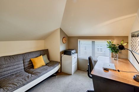 Photo of property in 2/139 Knights Road, Hutt Central, Lower Hutt, 5010