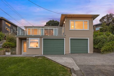 Photo of property in 28 Paremata Crescent, Paremata, Porirua, 5024