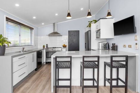 Photo of property in 76 Bill Hercock Street, Pirimai, Napier, 4112