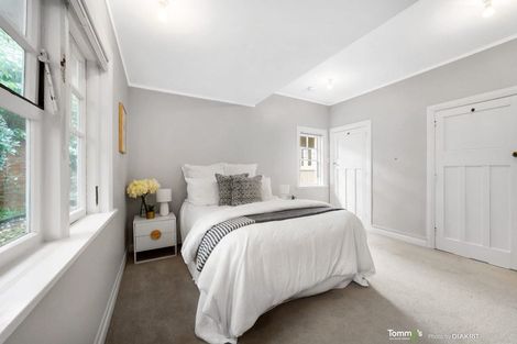 Photo of property in 9 Wadestown Road, Wadestown, Wellington, 6012