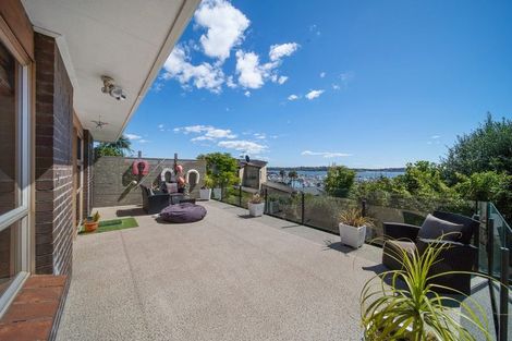 Photo of property in 2/89 Takutai Avenue, Half Moon Bay, Auckland, 2012
