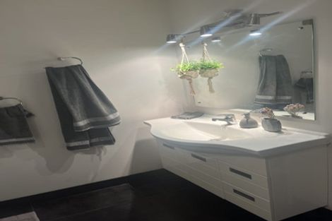 Photo of property in 42 Mackenzie Street, Winton, 9720