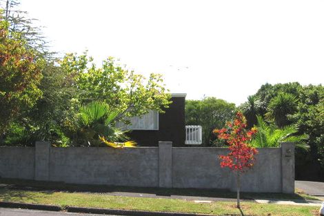 Photo of property in 9 Armstrong Place, New Lynn, Auckland, 0600