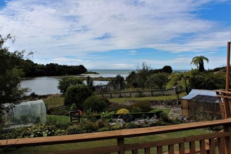 Photo of property in 50 Rangihaeata Road, Rangihaeata, Takaka, 7182