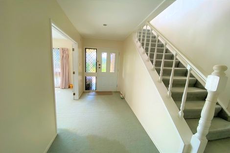 Photo of property in 16 Oliver Twist Avenue, Mellons Bay, Auckland, 2014