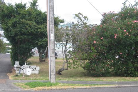 Photo of property in 81 Chivalry Road, Glenfield, Auckland, 0629