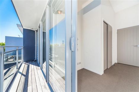 Photo of property in 35m Garnet Road, Westmere, Auckland, 1022