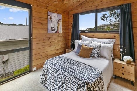 Photo of property in 87 Allington Road, Karori, Wellington, 6012