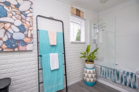 Photo of property in 3 Preston Street, Eltham, 4322