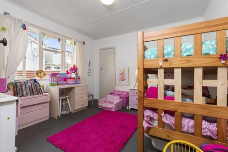 Photo of property in 8 Croydon Road, New Lynn, Auckland, 0600