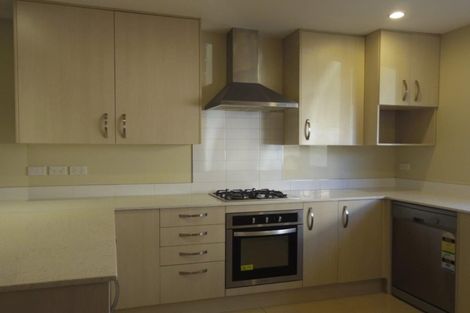 Photo of property in 42 Springvale Drive, Fairview Heights, Auckland, 0632