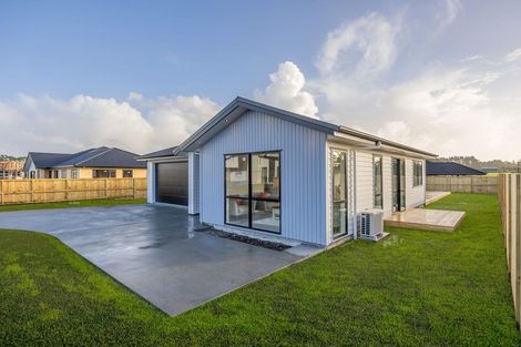 Photo of property in 14 Cutfield Lane, Kumeu, 0810