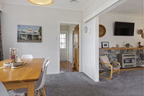 Photo of property in 2 Hood Place, Spotswood, New Plymouth, 4310