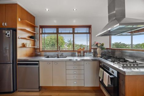 Photo of property in 11 Cheriton Road, Mellons Bay, Auckland, 2014