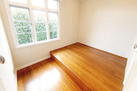 Photo of property in 210 Onewa Road, Birkenhead, Auckland, 0626