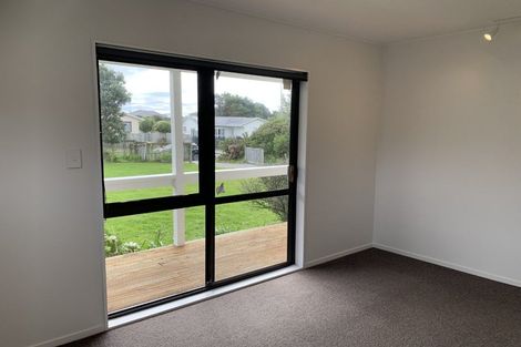 Photo of property in 100 Queens Road, Waikanae Beach, Waikanae, 5036
