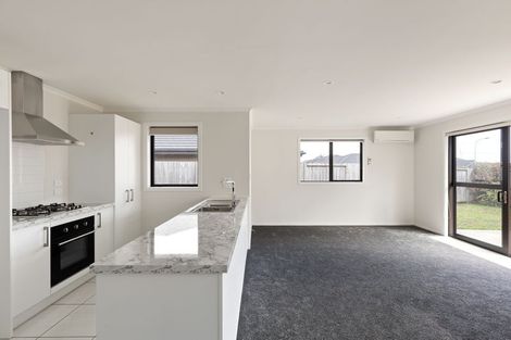 Photo of property in 9 Manawaroa Close, Grandview Heights, Hamilton, 3200