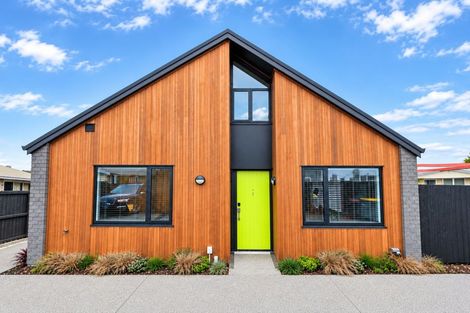 Photo of property in 2/116 Champion Street, Edgeware, Christchurch, 8013