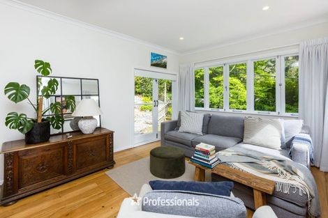 Photo of property in 43 Wyndham Road, Pinehaven, Upper Hutt, 5019