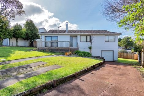 Photo of property in 15 Peterhouse Place, West Harbour, Auckland, 0618