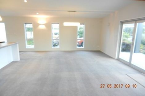 Photo of property in 10 Paradise Point Place, One Tree Point, 0118