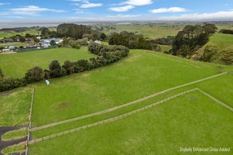 Photo of property in 2594 Awhitu Road, Awhitu, 2684