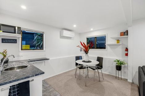 Photo of property in 2 Claude Road, Stanmore Bay, Whangaparaoa, 0932