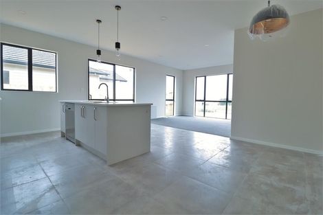 Photo of property in 3 Parton Road, Pukekohe, 2120