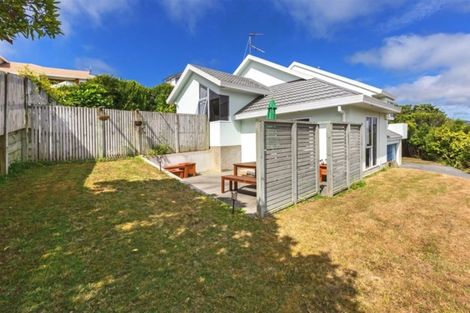 Photo of property in 2 Saint Ives Drive, Camborne, Porirua, 5026