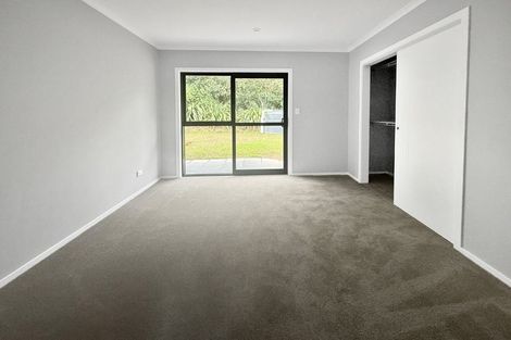 Photo of property in 13 Winnie Close, Acacia Bay, Taupo, 3330